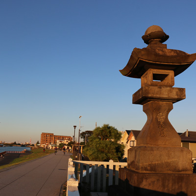 緊急船着場と常夜灯公園